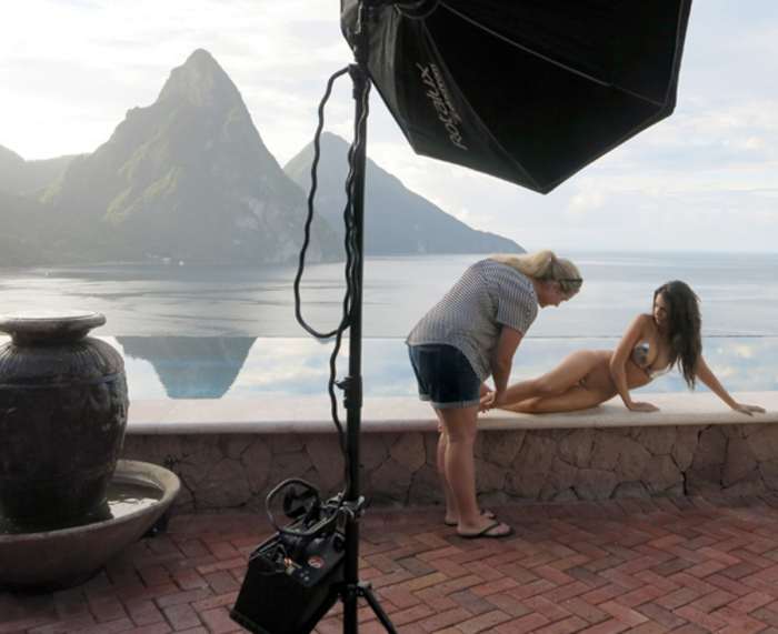 emily-ratajkowski-bts-st-lucia-sm-1.jpg
